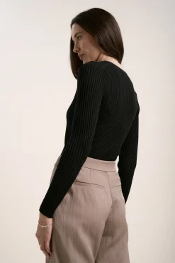 Atlas ZQ Merino V Neck Top