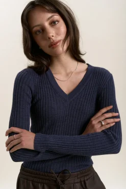 Atlas ZQ Merino V Neck Top