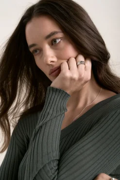 Atlas ZQ Merino V Neck Top