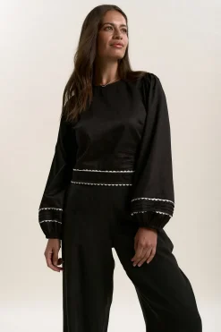 Birdie Scallop Detail Top