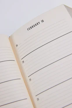 Canvas One Line A Day: A Five-Year Memory Book