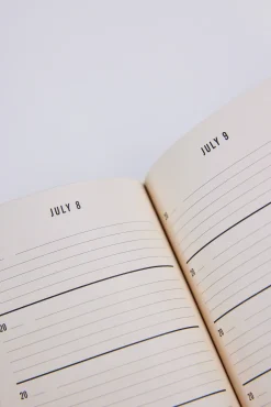 Canvas One Line A Day: A Five-Year Memory Book