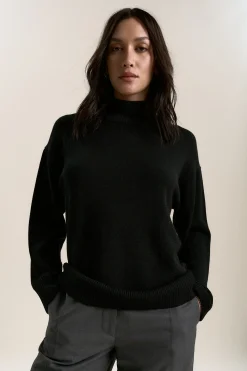 Elementary Knitted Funnel Neck