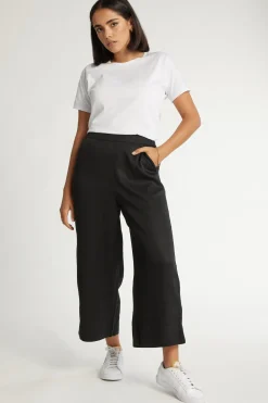 The Wide Leg Crop
